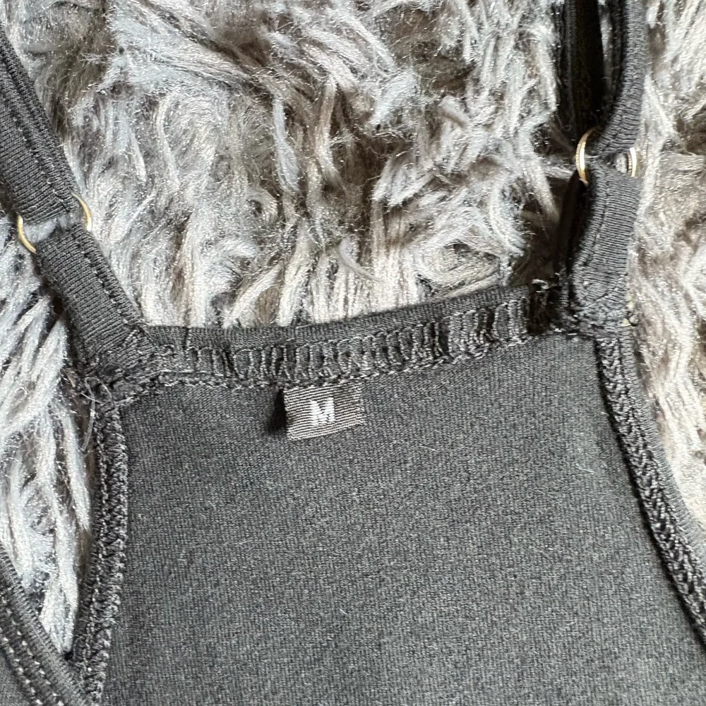 Black Sleeveless Romper - Picture 5 of 7